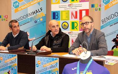 About 2,000 runners of more than 30 nationalities will participate in the half marathon at night