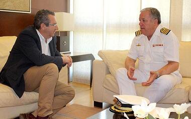 El subdelegado de Defensa en Alicante visita Benidorm