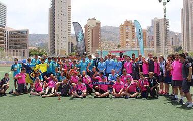 El Newcastle United vence al Valencia CF en la final del torneo Inclusive de la Costa Blanca Cup