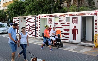 Benidorm improves the quality and service in the public toilets of its beaches