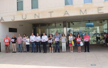 Minuto de silencio en Benidorm para condenar el último caso de violencia machista