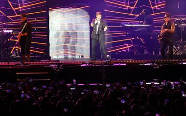 Ricky Martin reúne a unas 10.000 personas en el estadio Guillermo Amor