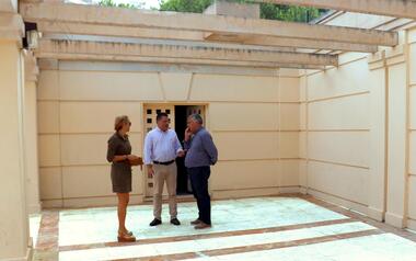 El Ayuntamiento dotará de vestuarios el auditorio Óscar Esplá y creará nuevos baños públicos 