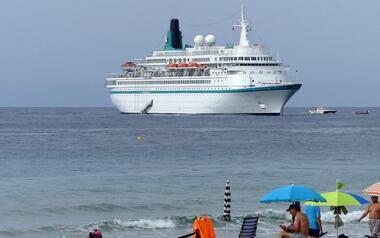 El crucero Artania realiza escala este sábado en Benidorm