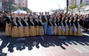 Estreno imborrable de la primera 'Mascletà' en su nueva ubicación en la avenida Jaime I