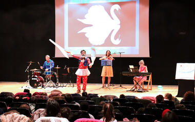 Més de 1.000 escolars gaudesquen estos dies de 'Música Divertida', activitat que combina la música i el teatre