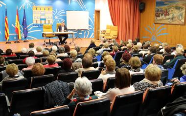 Las 'Amas de Casa' se interesan por el DTI