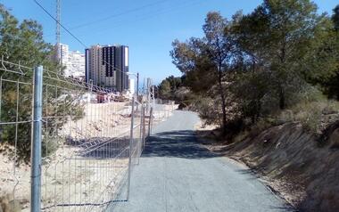 Benidorm temporarily reopens Rajarell road to facilitate access to the beach from Xixo