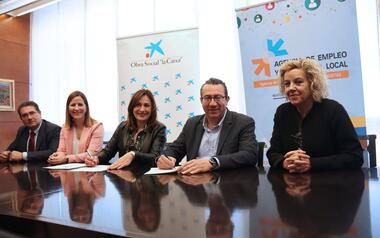 La Obra Social ‘la Caixa’ aporta 6.050 € para dos programas de la Agencia de Empleo y Desarrollo Local