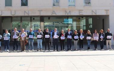 Minute of silence in Benidorm for the woman and her son killed in Adeje (Tenerife)