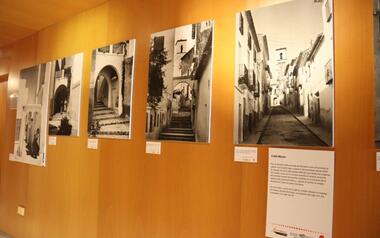 La exposición del fotógrafo local Simeón Nogueroles se traslada ahora a la Biblioteca Municipal