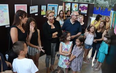 Maduixa y Benidorm Cosmopolitan exponen ‘IlusiónARTE’ en el Espai d’Art del Ayuntamiento