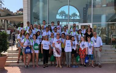 Entrega de material deportivo al Lion Costa Blanca Camp