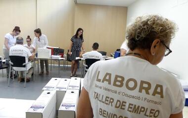 Tècnics de l'Arxiu Municipal formen als alumnes del Taller d'Ocupació Benidorm VII