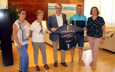 Un benidormer cobrirà amb bicicleta la distància fins a Santiago per a donar visibilitat a la labor d'Anémona
