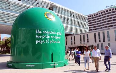 The iconic giant igloo of Ecovidrio, in Benidorm in the campaign 'Recycle and pedal' of La Vuelta 2019