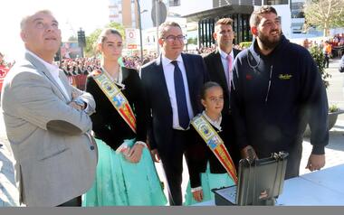 The parade of humor, gunpowder and the tribute to Mecano, Queen and Bruno Mars, protagonists on the penultimate day of Fiestas
