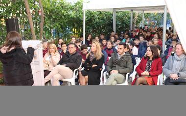 Más de 100 escolares de Benidorm celebran el Dia de les Lletres Valencianes con la lectura del Tirant