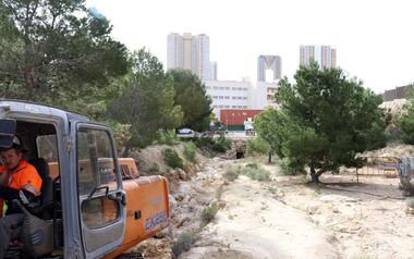 Benidorm adecúa todo el cauce urbano del barranco Rajarell, en la zona de Poniente
