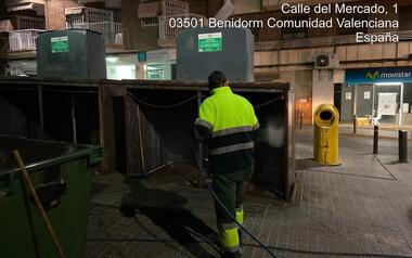 Benidorm dobla la limpieza de contenedores y varía los horarios para depositar la basura