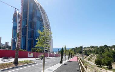 Benidorm abre los nuevos viales de conexión entre la primera línea de Poniente y la avenida Vicente Pérez Devesa