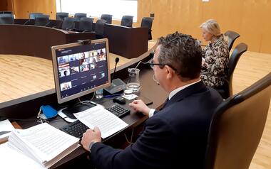 El ple de Benidorm reclama al Govern d'Espanya poder utilitzar el 100% de l'estalvi per a pal·liar els efectes de la Covid-19
