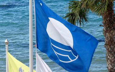 Las playas de Levante, Poniente y Mal Pas renuevan su Bandera Azul