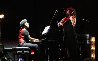 Un Ara Malikian poco clásico colma de emociones las Benidorm Summer Nigths