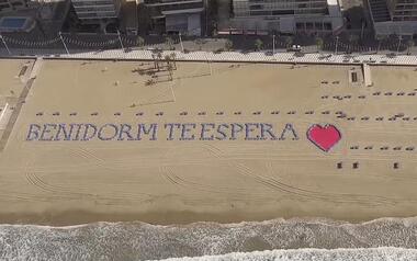 ‘#BenidormTeEspera’ llega a las calles