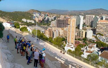 Con una visita al ‘Castellum’ del Tossal de La Cala, llega a su fin el Verano 2020 de Juventud