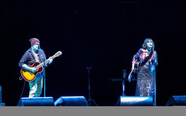 Acoustic Triumph of Amaral  at Julio Iglesias auditorium
