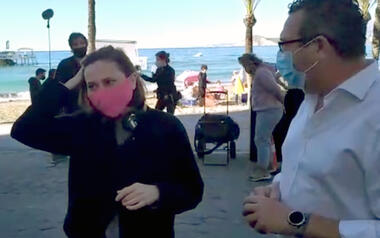 The director María Antón Cabot shoots a short film about Sylvia Plath in Benidorm