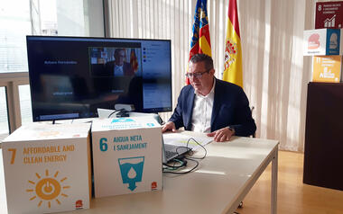 Benidorm destina 600.000 euros a impulsar el consumo local facilitando una tarjeta-monedero con 200 euros a familias vulnerables afectadas por la crisis