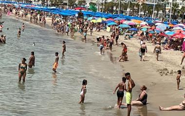 Ciudadanos denuncia la falta de espacio de uso libre en la zona de la playa del Rincón de Loix de Benidorm