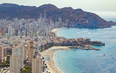 Benidorm presenta al Ministerio un proyecto para impulsar el turismo de compras en varias zonas comerciales