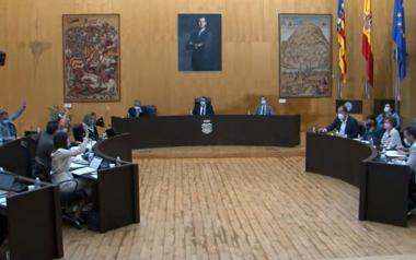 El PP tumba la propuesta socialista para rebajar 100 euros el recibo del IBI
