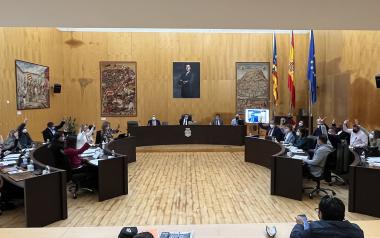 El pleno de Benidorm insta al Consell a no implantar la tasa turística 