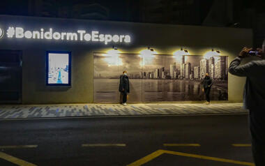 El Benidorm modern i el del record es donen cita en el nou Espai d'Art Urbà 'Hispanitat'...