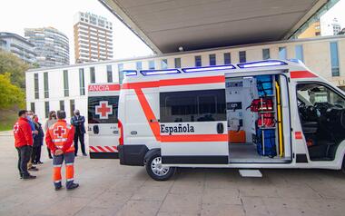 L'Assemblea Local de Creu Roja Benidorm presenta la seua nova ambulància...