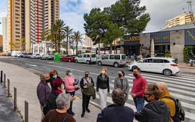 Els veïns de la Cala avaluen l'acció municipal en el barri