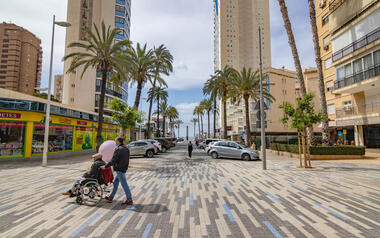 Benidorm inicia esta setmana la renovació de voreres de l'avinguda Bilbao, que seguirà el disseny de Mediterrani...