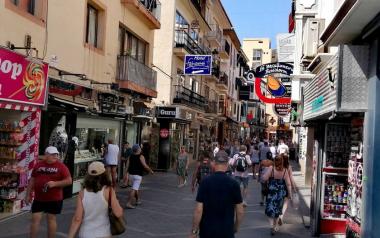 El PSOE propone lanzar una ayuda de 500 euros dirigida a autónomos y tejido productivo para mitigar el aumento de los costes energéticos.