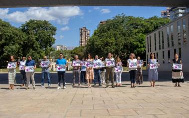 Minuto de silencio en el Ayuntamiento de Benidorm.