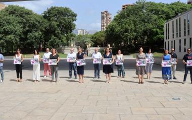 Minuto de silencio en el Ayuntamiento de Benidorm.