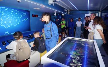 El INCIBE trae a Benidorm una experiencia interactiva para formar a la población en ciberseguridad 