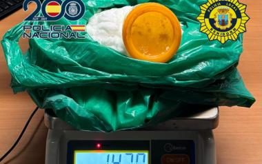 Detenido un varón con casi un kilo y medio de cocaína tras ser interceptado en un control policial rutinario 