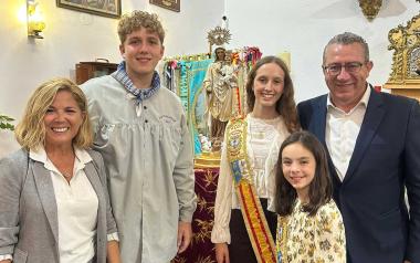 Els ‘fadrins’ de 2025 inician las fiestas de la Mare de Déu del Roser con una misa en la Ermita