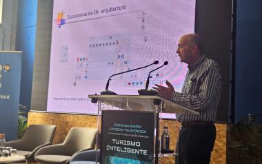 Benidorm presenta el proyecto del ‘chatbot’ asistido por IA para mejorar la comunicación y acceso a servicios de vecinos y turistas