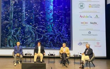 El concejal de Eventos participa en el II Congreso Nacional Hostelocio que se celebra en Sevilla