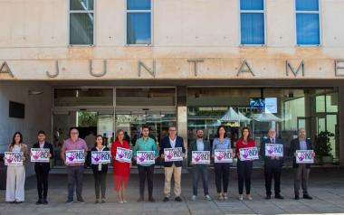 Benidorm condena el último asesinato machista cometido sobre una mujer en Badajoz